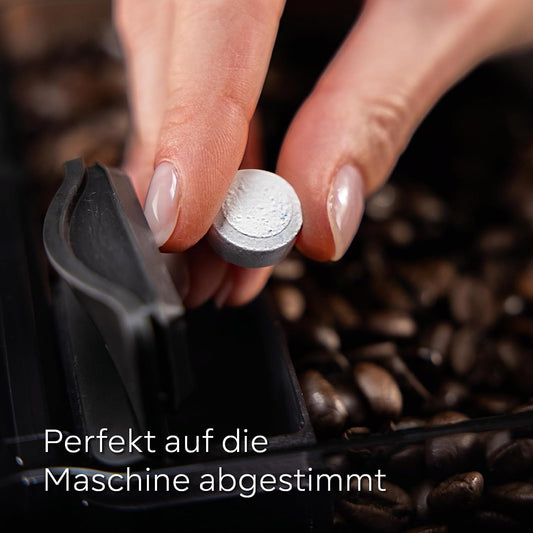 Siemens Multipack TZ80003A, Inhalt: 1 x 10 Reinigungstabletten (je 2,2 g) und 2 x 3 Entkalkungstabletten (je 36 g), für Kaffeevollautomaten der EQ Serie, weiß